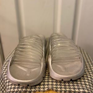 🌪FUTURISTIC SILVER SLIDES🌪